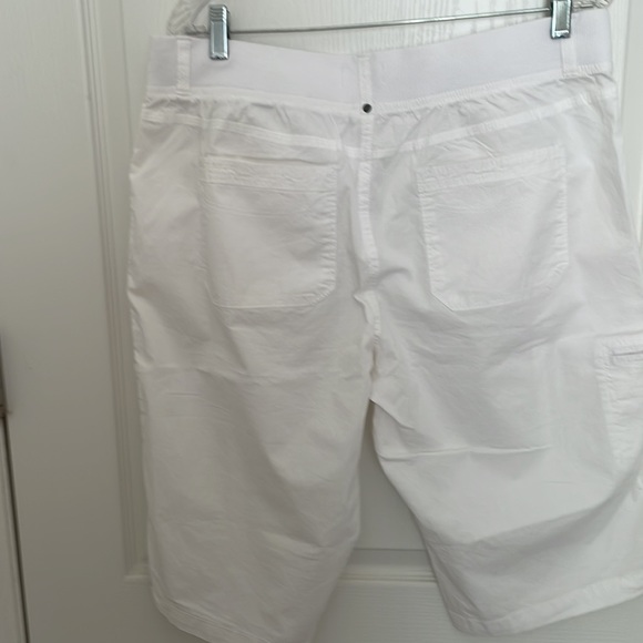 Shorts - Picture 4 of 4